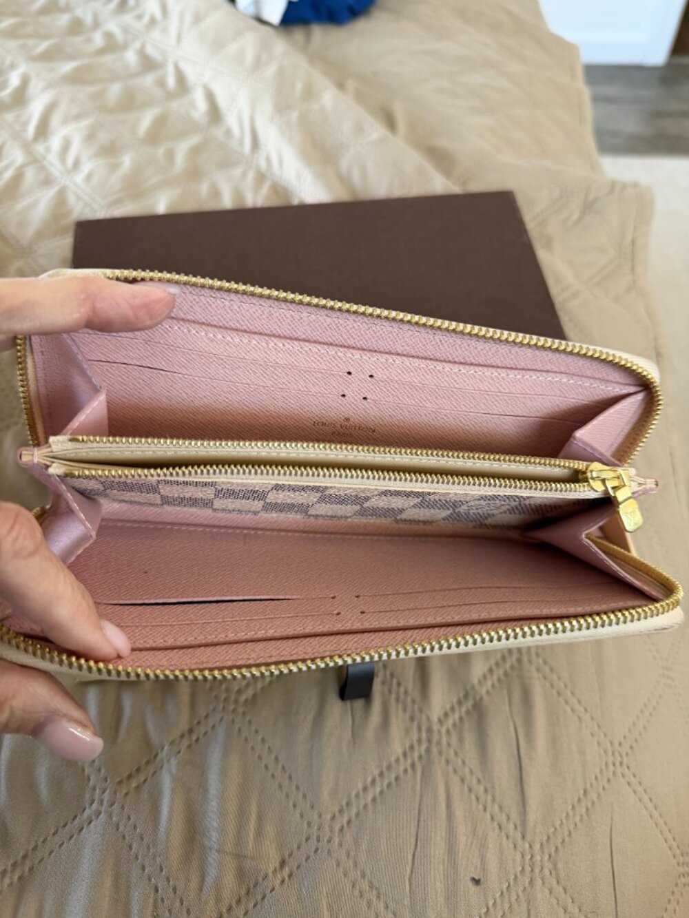 LV Clémence Wallet - Picture 5 of 7